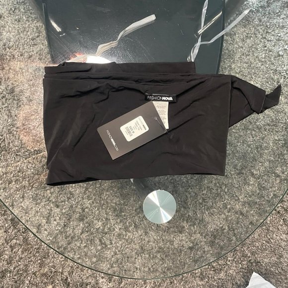 Fashion Nova Higher Highs Halter Top - Black - Picture 2 of 2